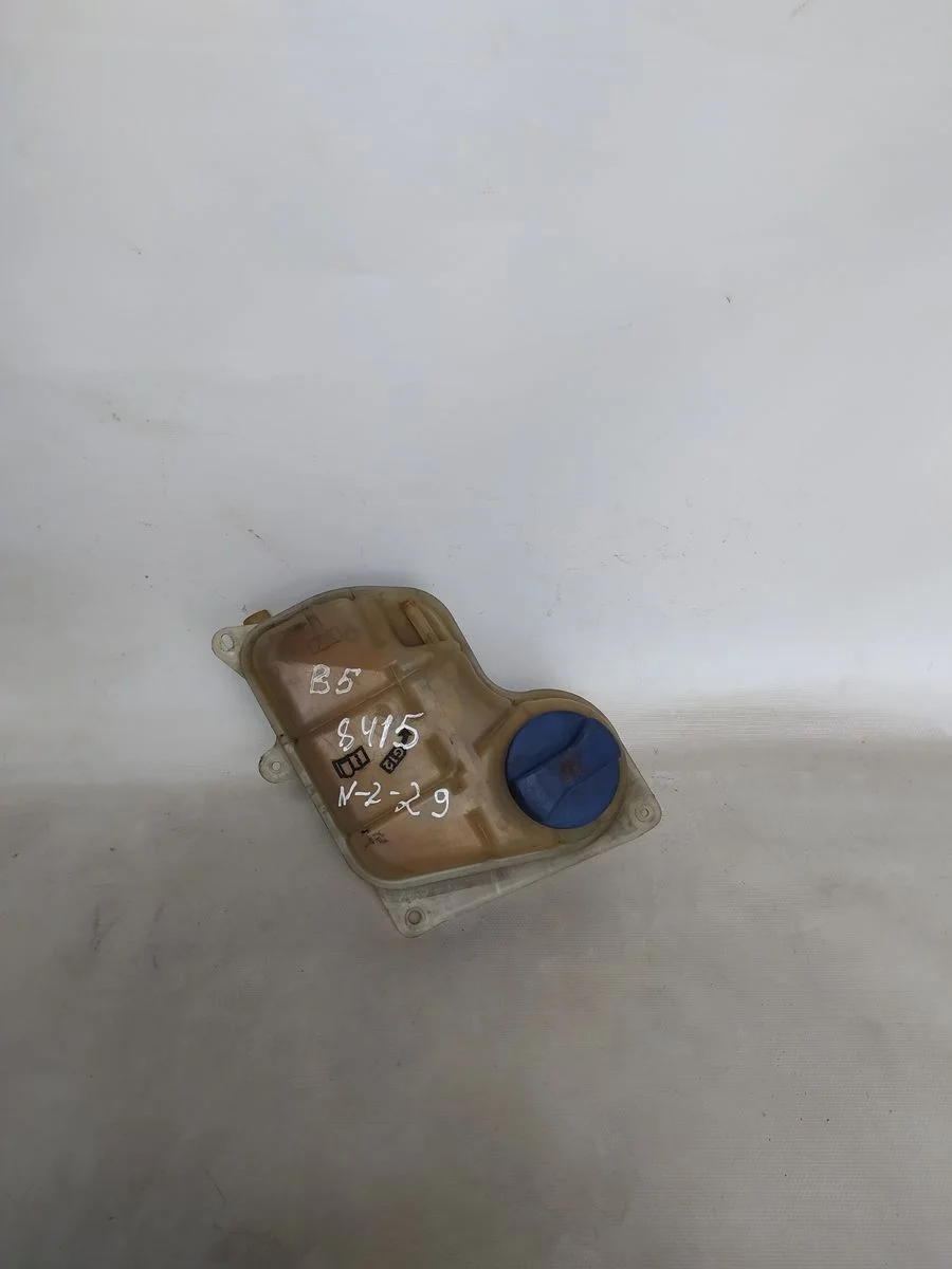 Бачок расширительный Audi A4 B5 (1994—1999)