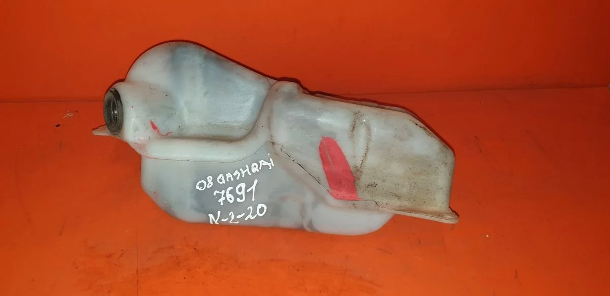 Бачок омывателя Nissan Qashqai I (2006—2010)