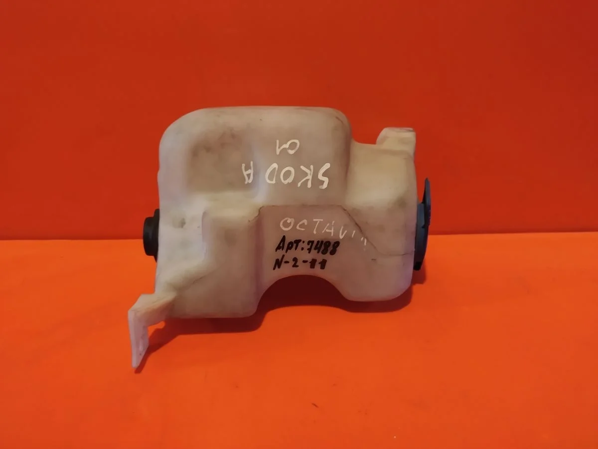 Бачок омывателя Volkswagen Golf Mk4 (1997—2006)