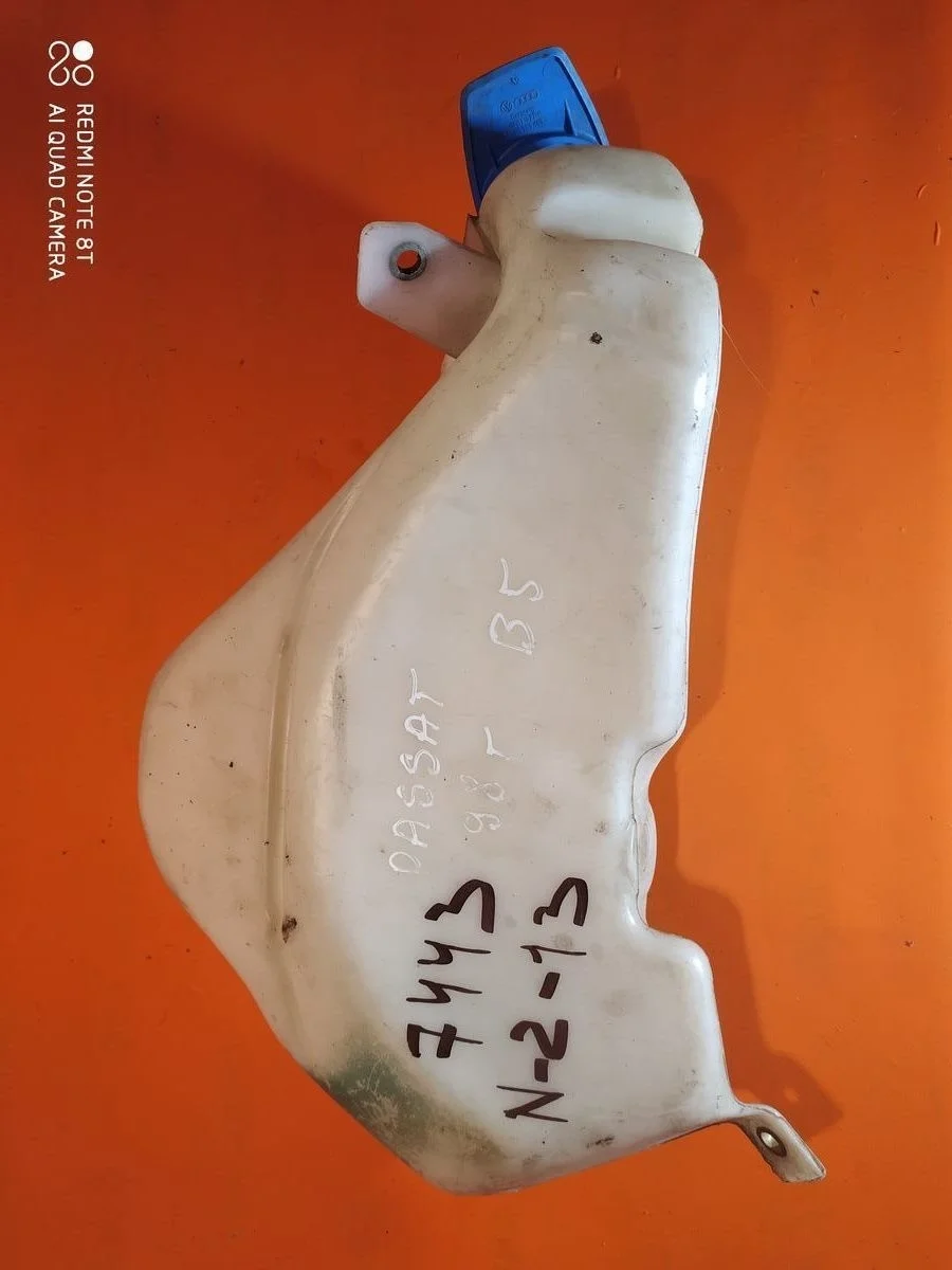 Бачок омывателя Volkswagen Passat B5 (1996—2001)