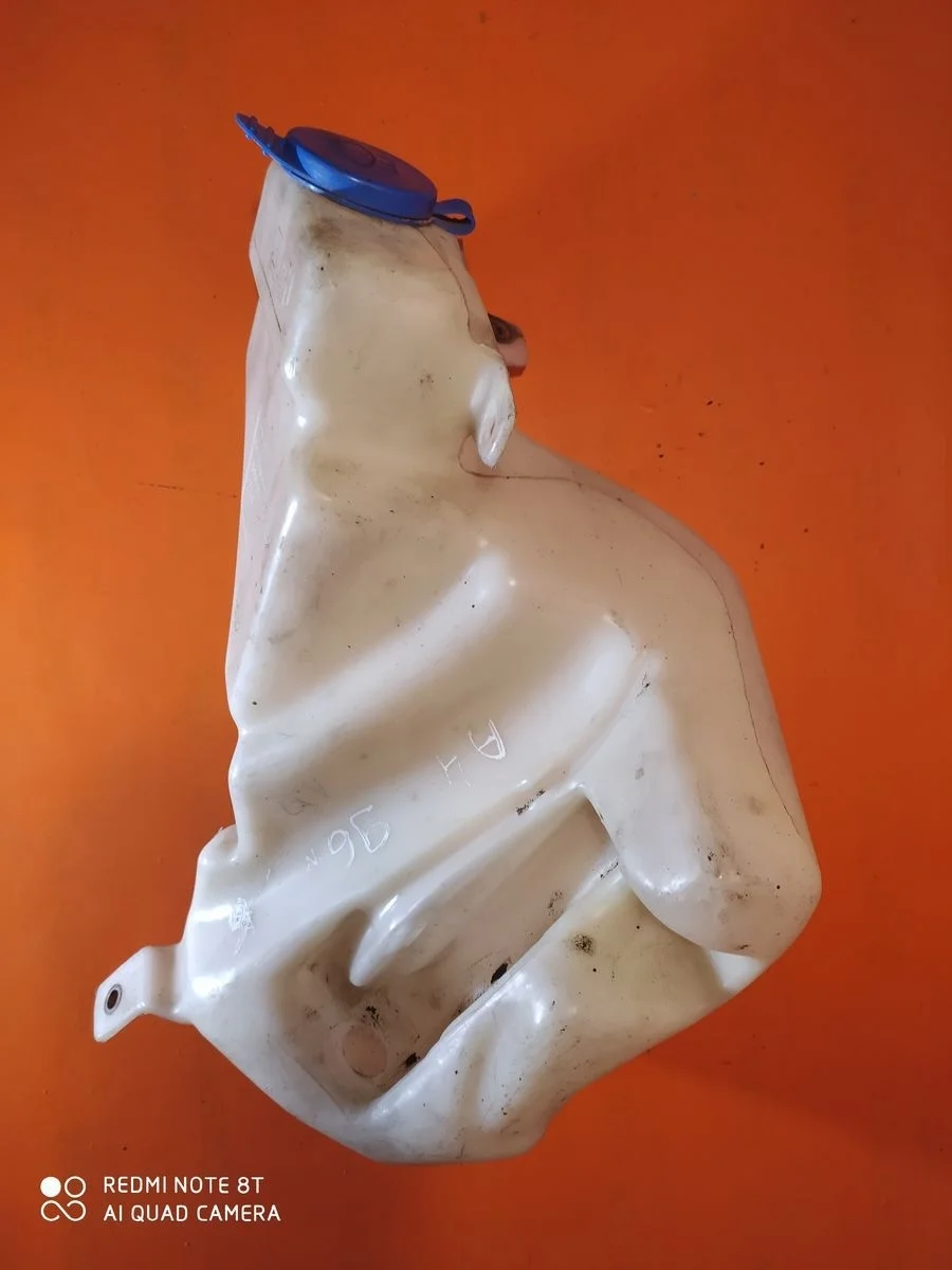 Бачок омывателя Audi A4 B5 (1994—1999)