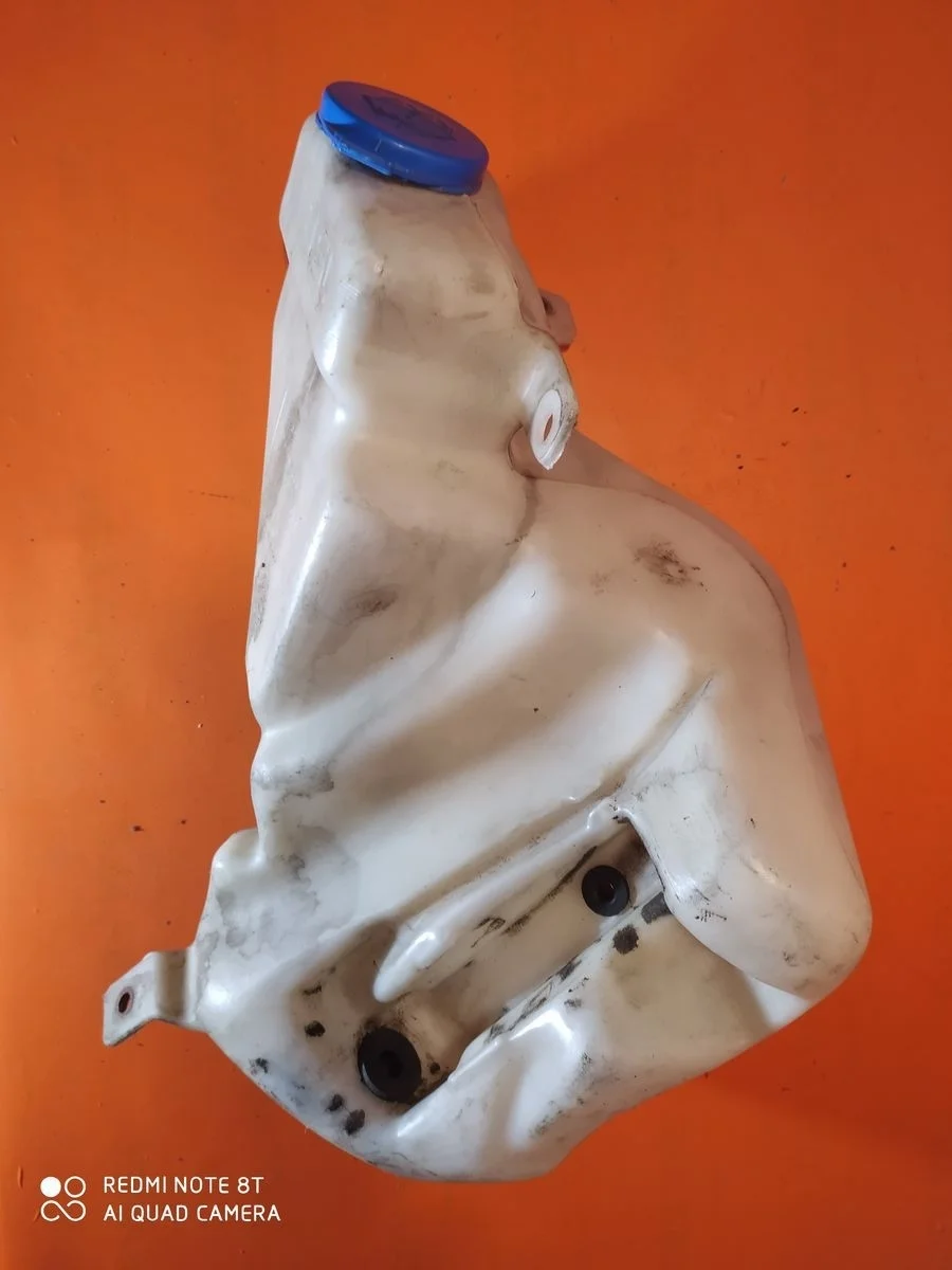 Бачок омывателя Audi A4 B5 (1994—1999)