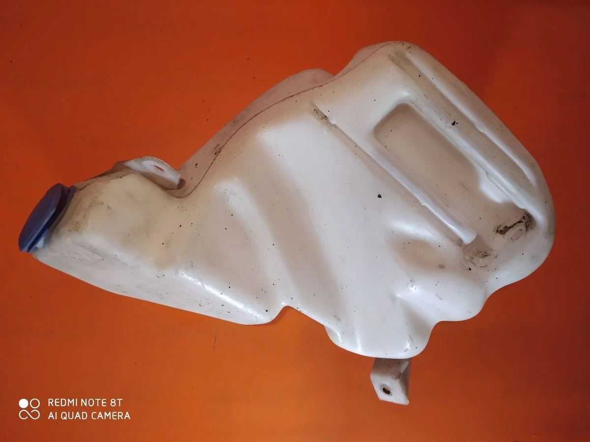 Бачок омывателя Audi A6 C5 (1997—2001)