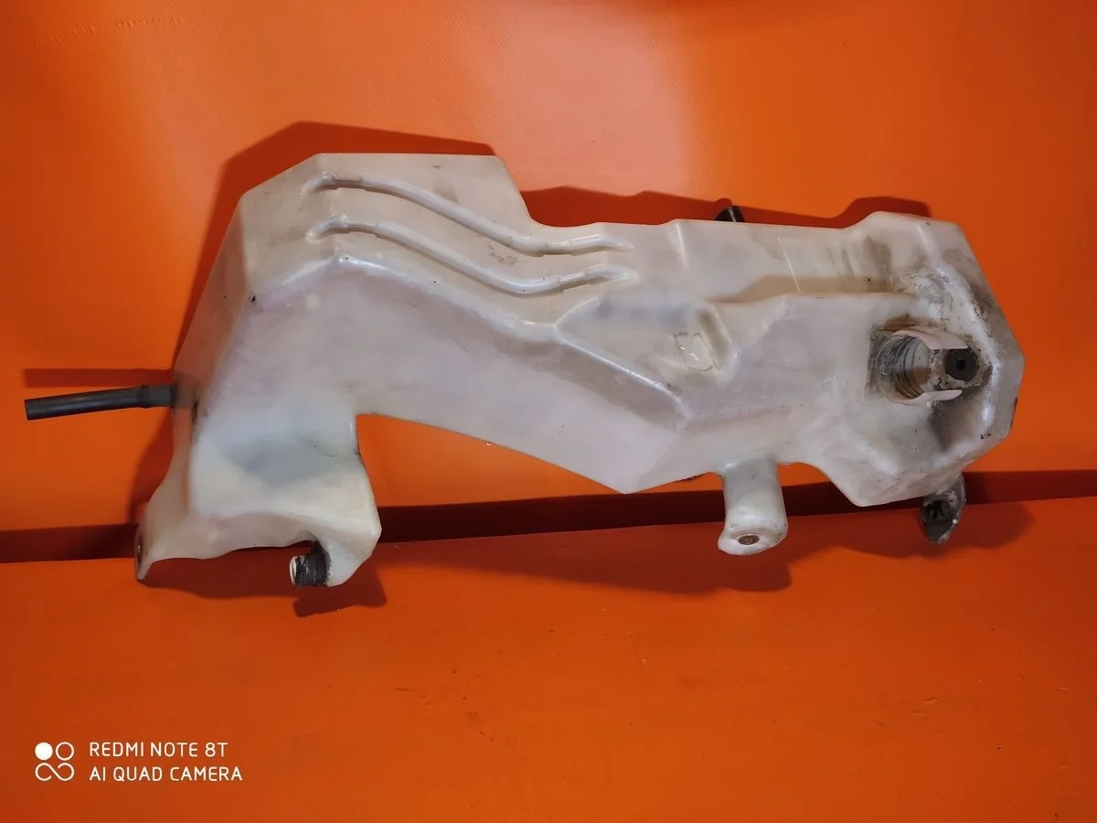 Бачок омывателя Audi A4 B7 (2004—2009)