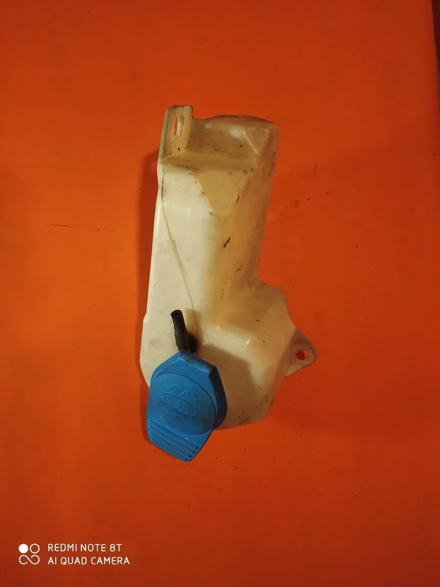 Бачок омывателя Audi A4 B6 (2000—2006)