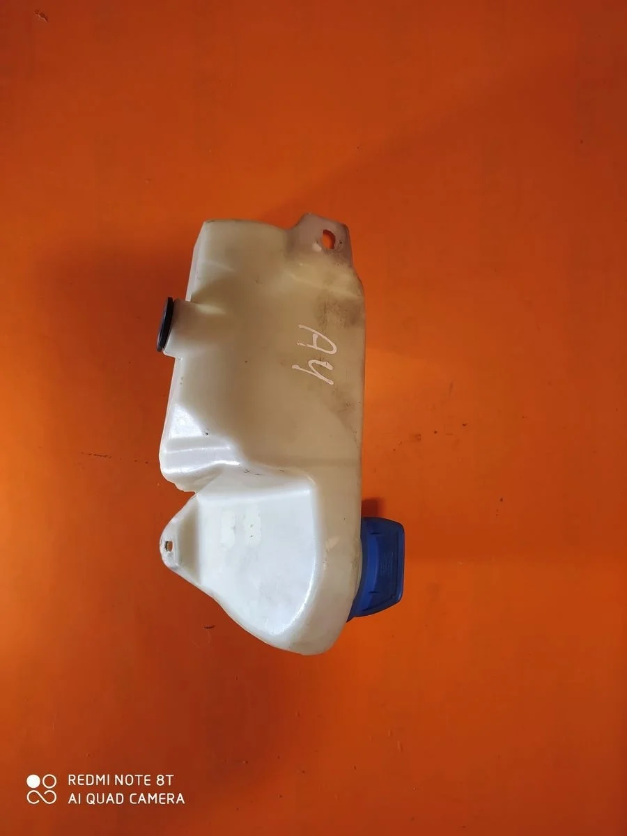 Бачок омывателя Audi A4 B6 (2000—2006)