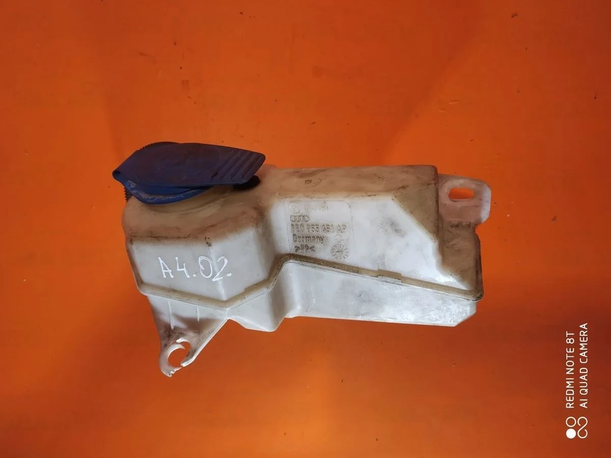 Бачок омывателя Audi A4 B7 (2004—2009)