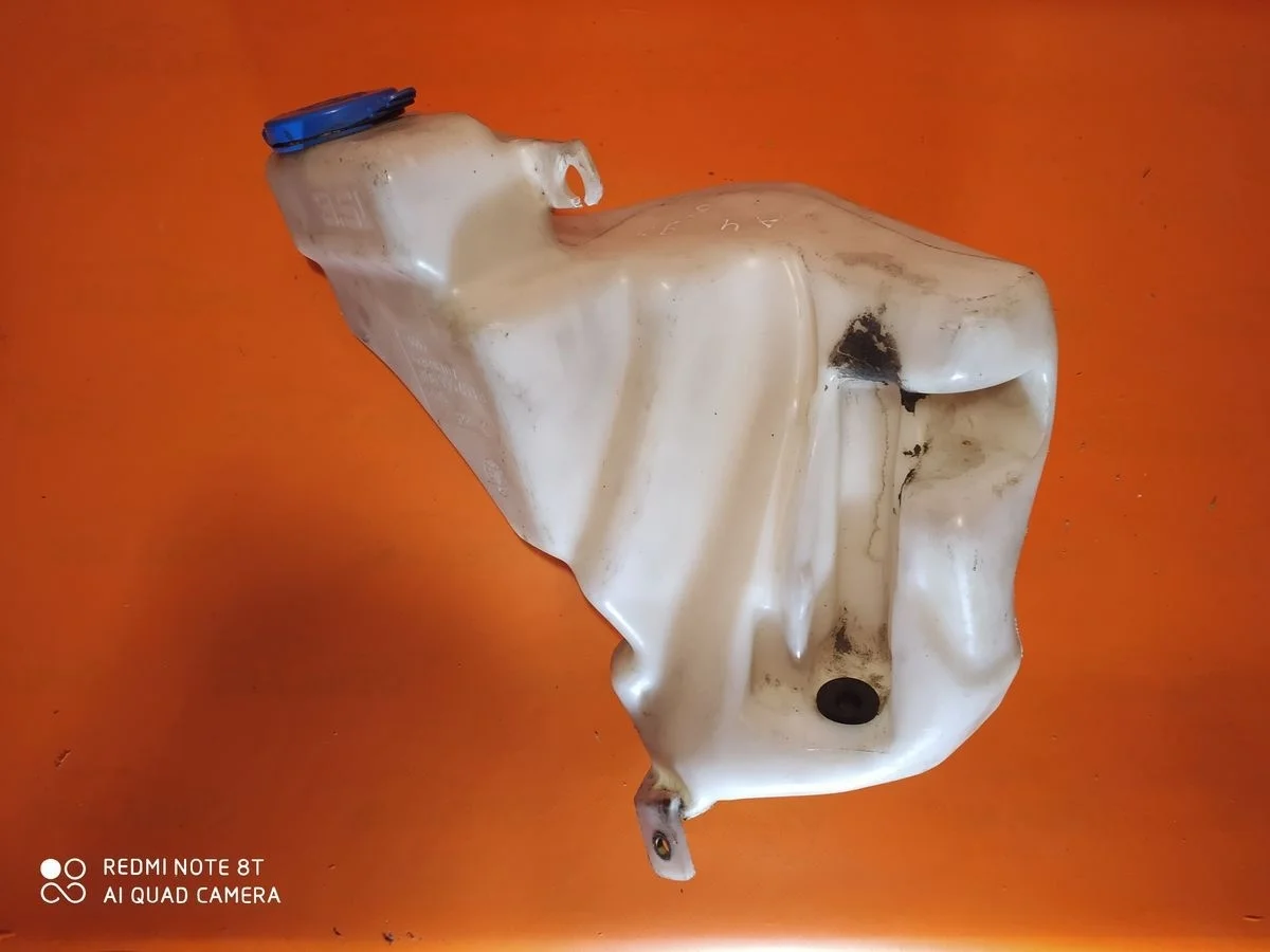 Бачок омывателя Audi A4 B5 (1994—1999)