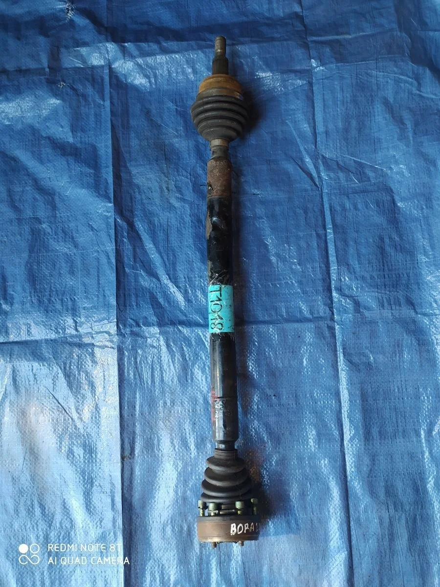 Полуось передняя правая (приводной вал,шрус) Volkswagen Bora A4 (1998—2005)