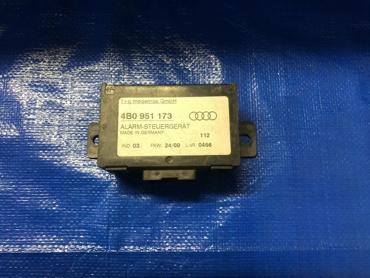 Блок управления сигнализацией (штатной) Audi A6 C5 (1997—2001)