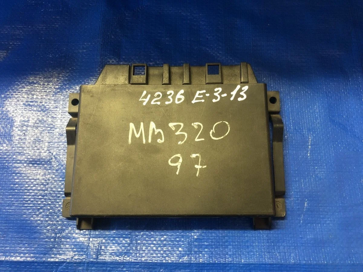 Блок управления парктроником Mercedes-Benz E-класс W210/S210 (1995—1999)