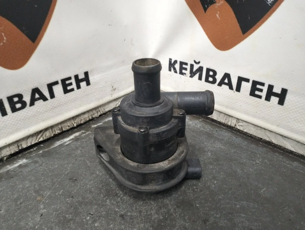 Помпа дополнительная Volkswagen Tiguan 5N