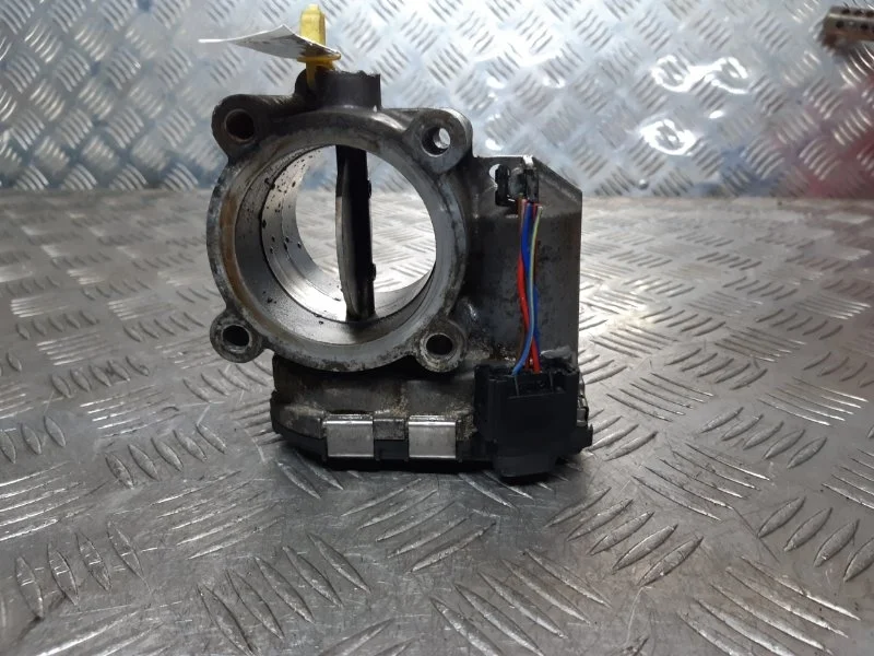 Дроссельная заслонка Mercedes W204