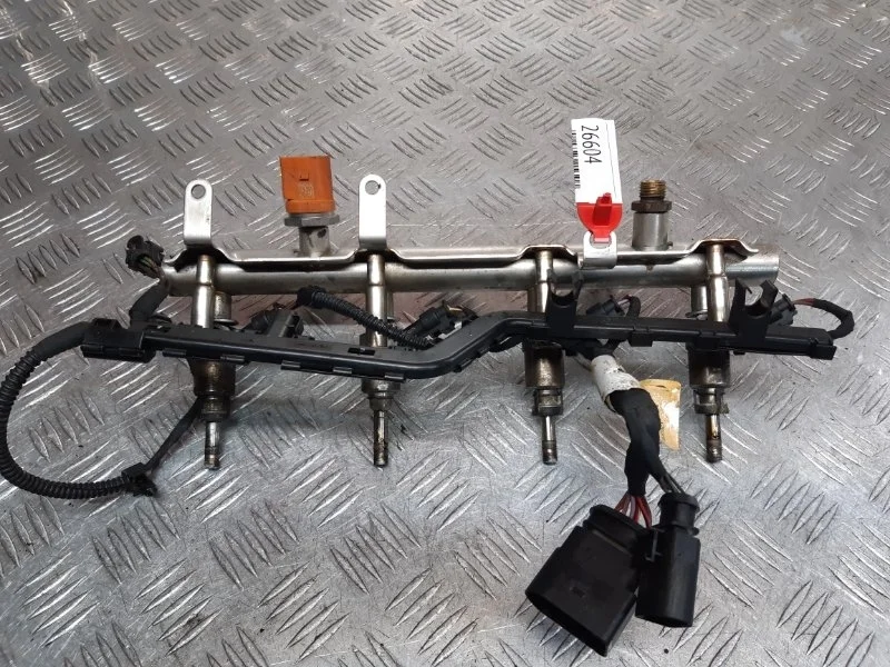 Топливная рампа Volkswagen Passat B7