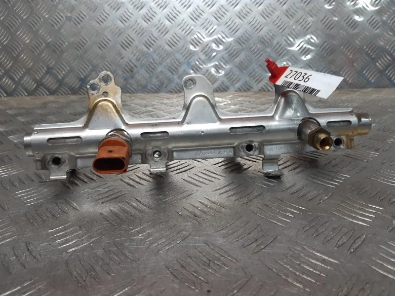 Топливная рампа Volkswagen Passat B7