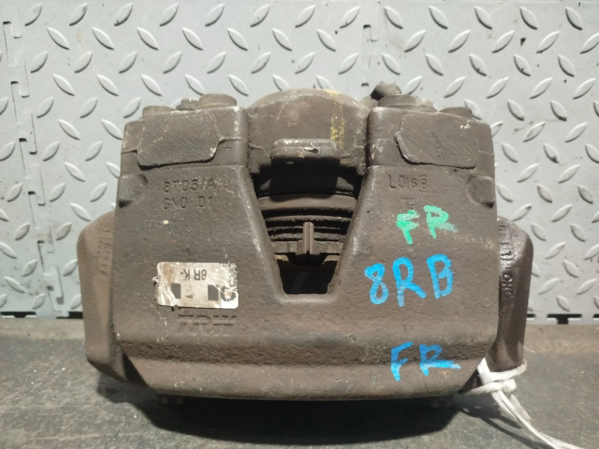 СУППОРТ В СБОРЕ AUDI A4 A5 Q5 8F7 8K2 8K5 8RB 8T3 8TA B8 4748 8705 ПЕРЕДНИЙ ПРАВЫЙ 2WD 4WD 8K0615124B