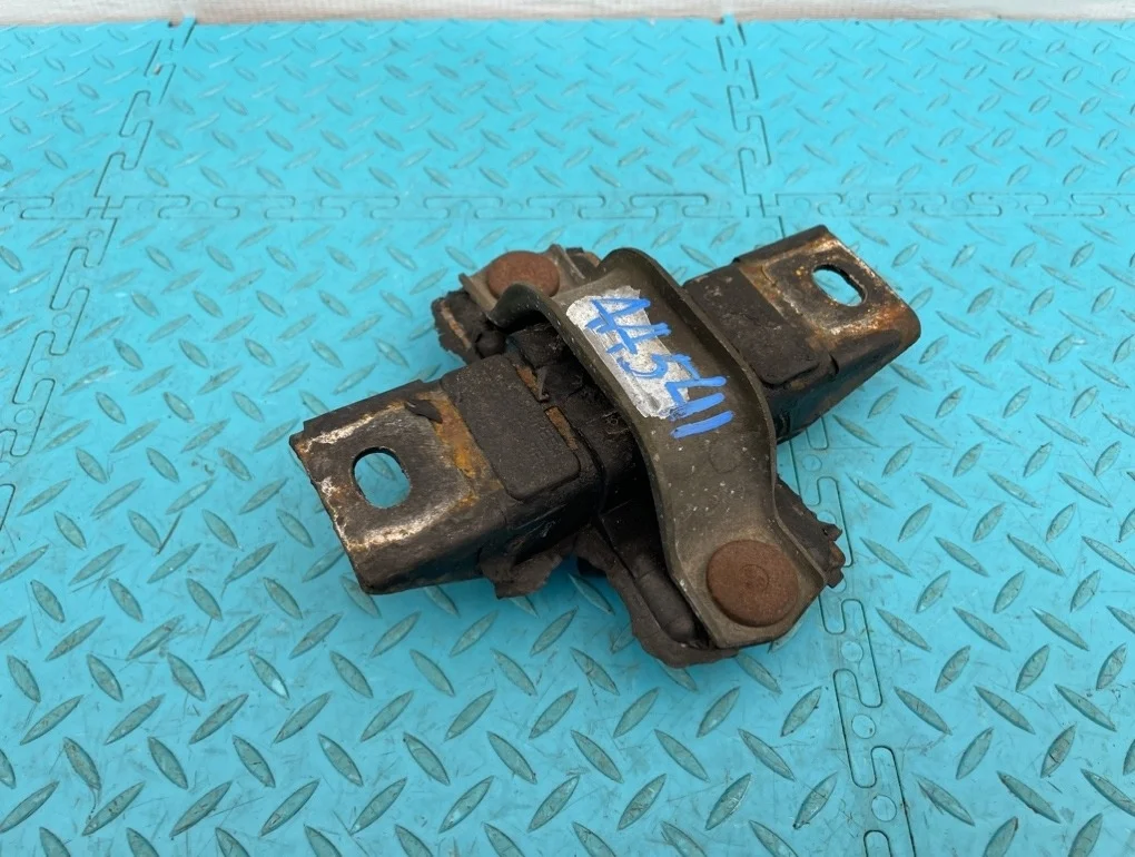 Опора раздаточной коробки Mercedes-Benz Ml-Class 2002 A1632400318 W163 112.942 3.2