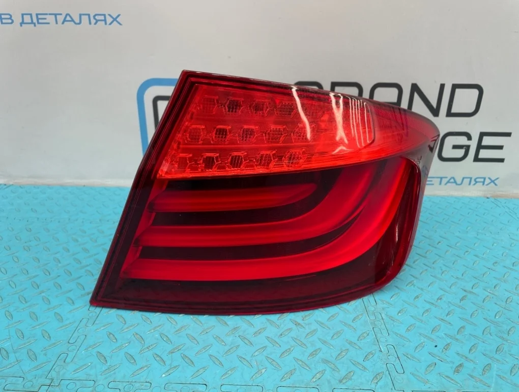 Фонарь Bmw 5-Series 2011 63217203230 F10 N52B30A 3.0, правый