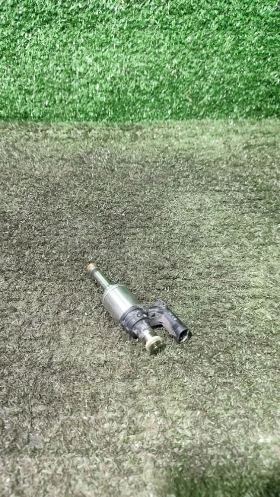 Форсунка топливная Volkswagen Tiguan 2021 04E906036AF 2 CZDA