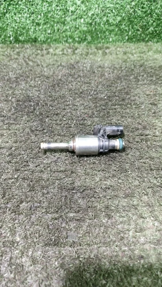 Форсунка топливная Volkswagen Tiguan 2021 04E906036AF 2 CZDA