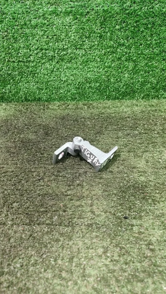 Петля двери Volkswagen Tiguan 2021 8X4833408B 2 CZDA, задняя правая