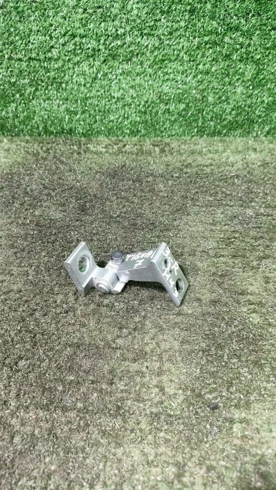 Петля двери Volkswagen Tiguan 2021 8V5833404B 2 CZDA, задняя правая