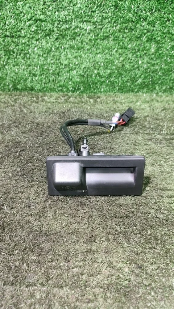 Камера заднего вида Volkswagen Tiguan 2021 5NA827566D 2 CZDA