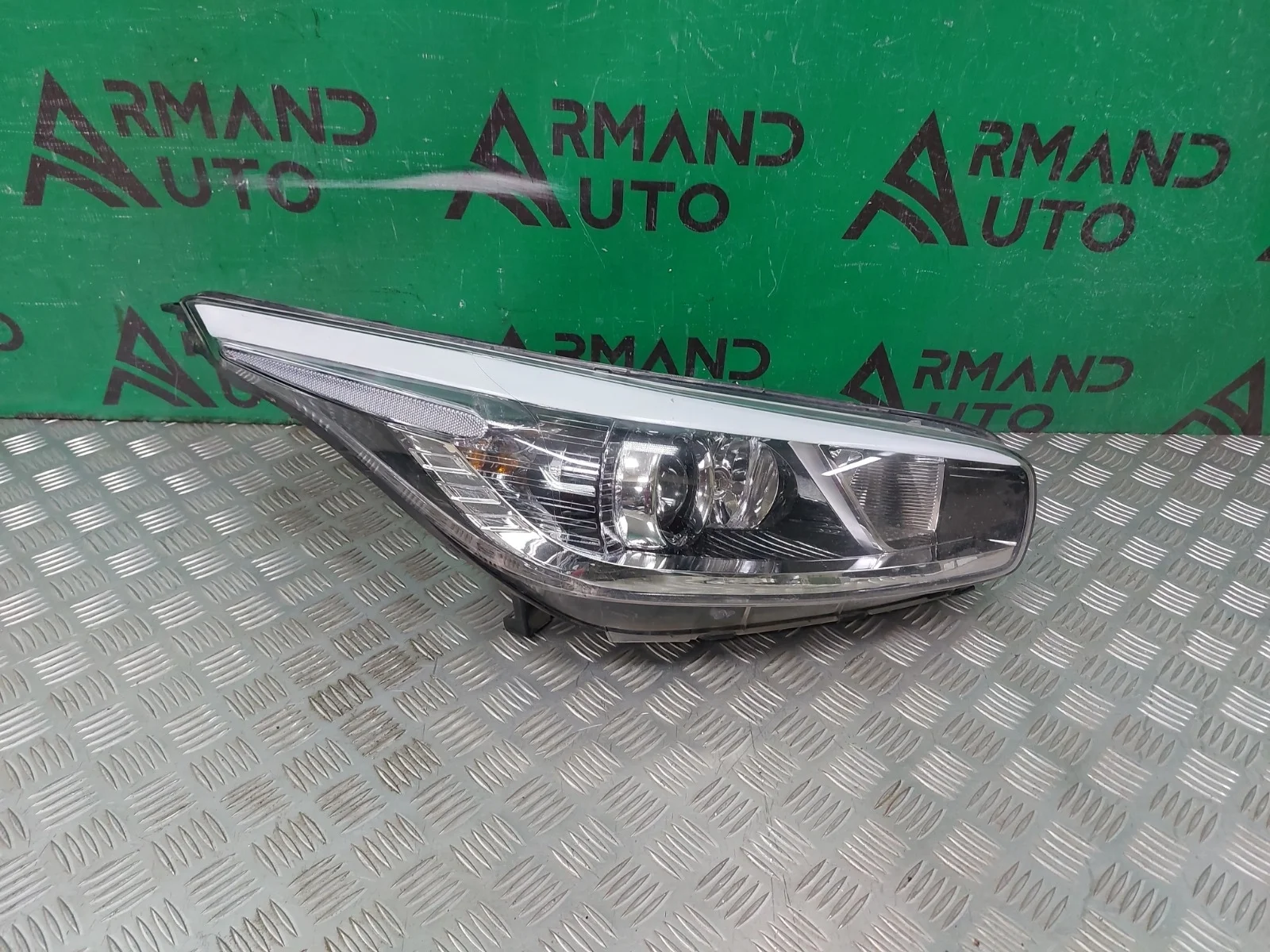 Фара Kia Ceed 2012-2018 JD