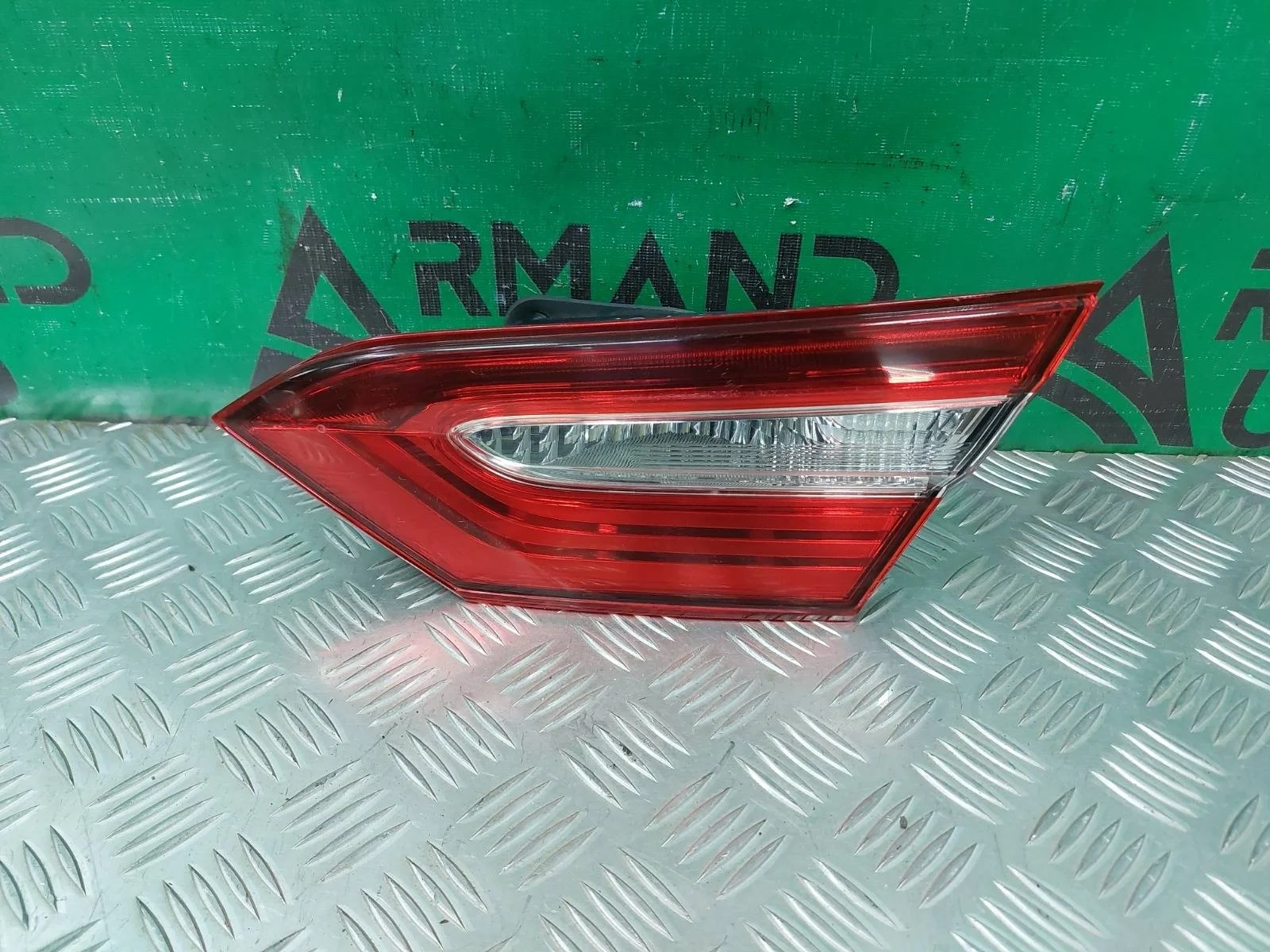 Фонарь внутренний Toyota Camry 2017-нв 8 XV70