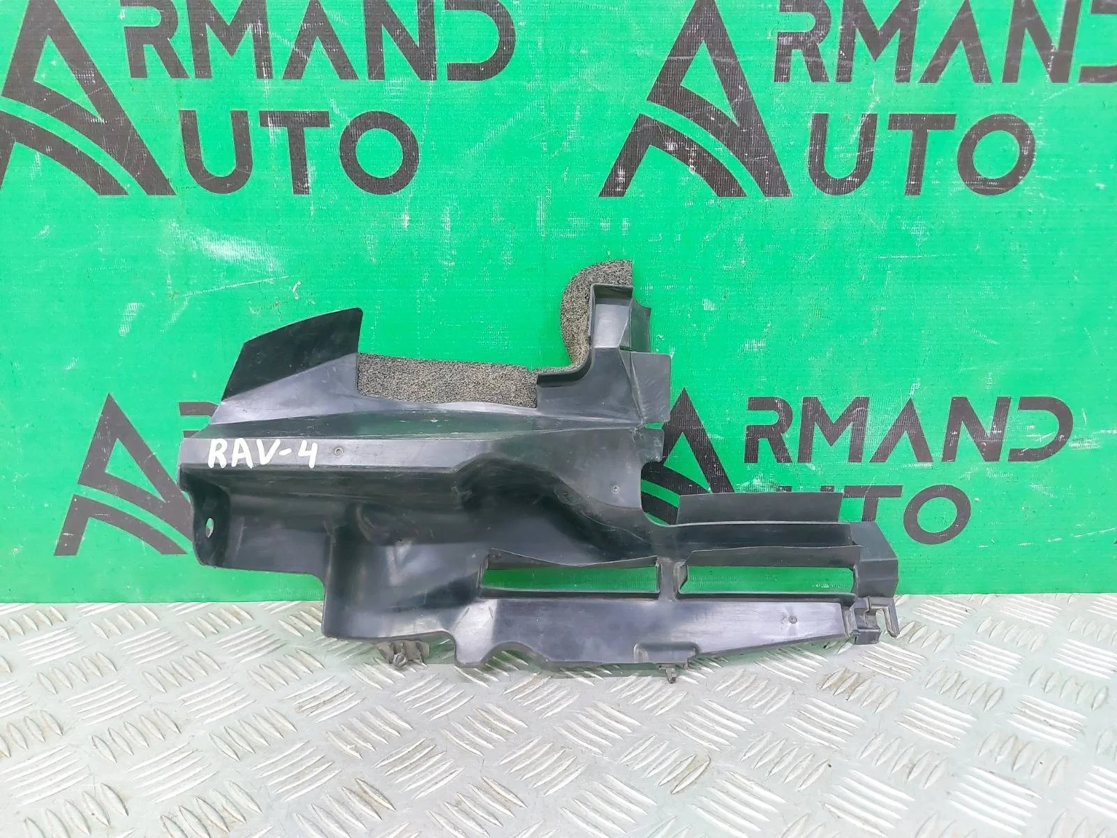 Дефлектор радиатора Toyota RAV4 2015-2019 CA40