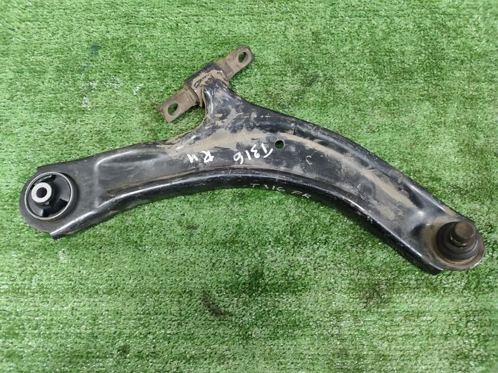 Б.у. рычаг NISSAN X-TRAIL T31 NISSAN X-TRAIL T31