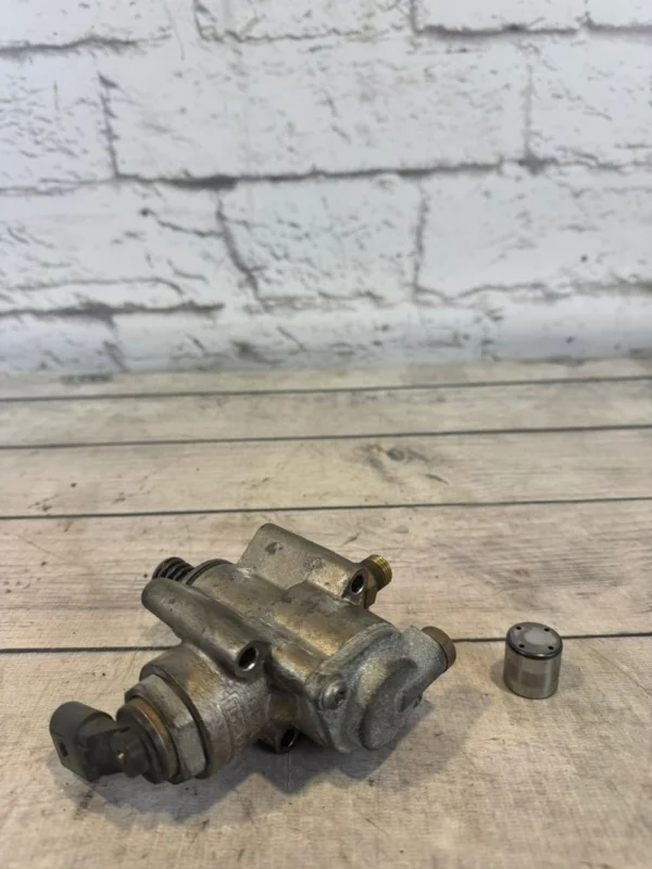 Насос топливный высокого давления тнвд Audi A6 2008 C6