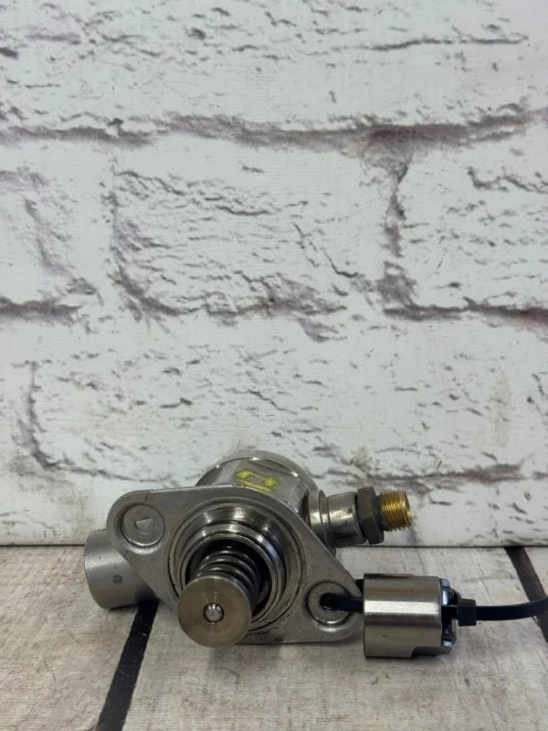 Насос топливный высокого давления тнвд Audi a4 2010 B8