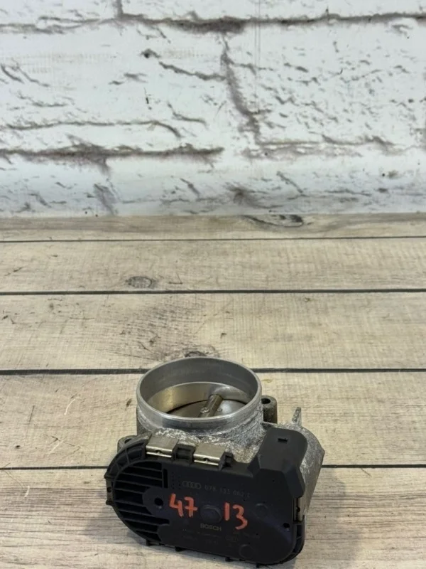 Дроссельная заслонка Audi A6 2008 C6