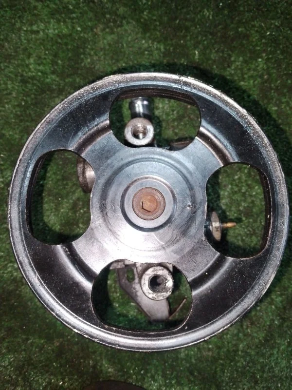 Насос гидроусилителя руля Mitsubishi Lancer MN184075 9 4G18 1.6