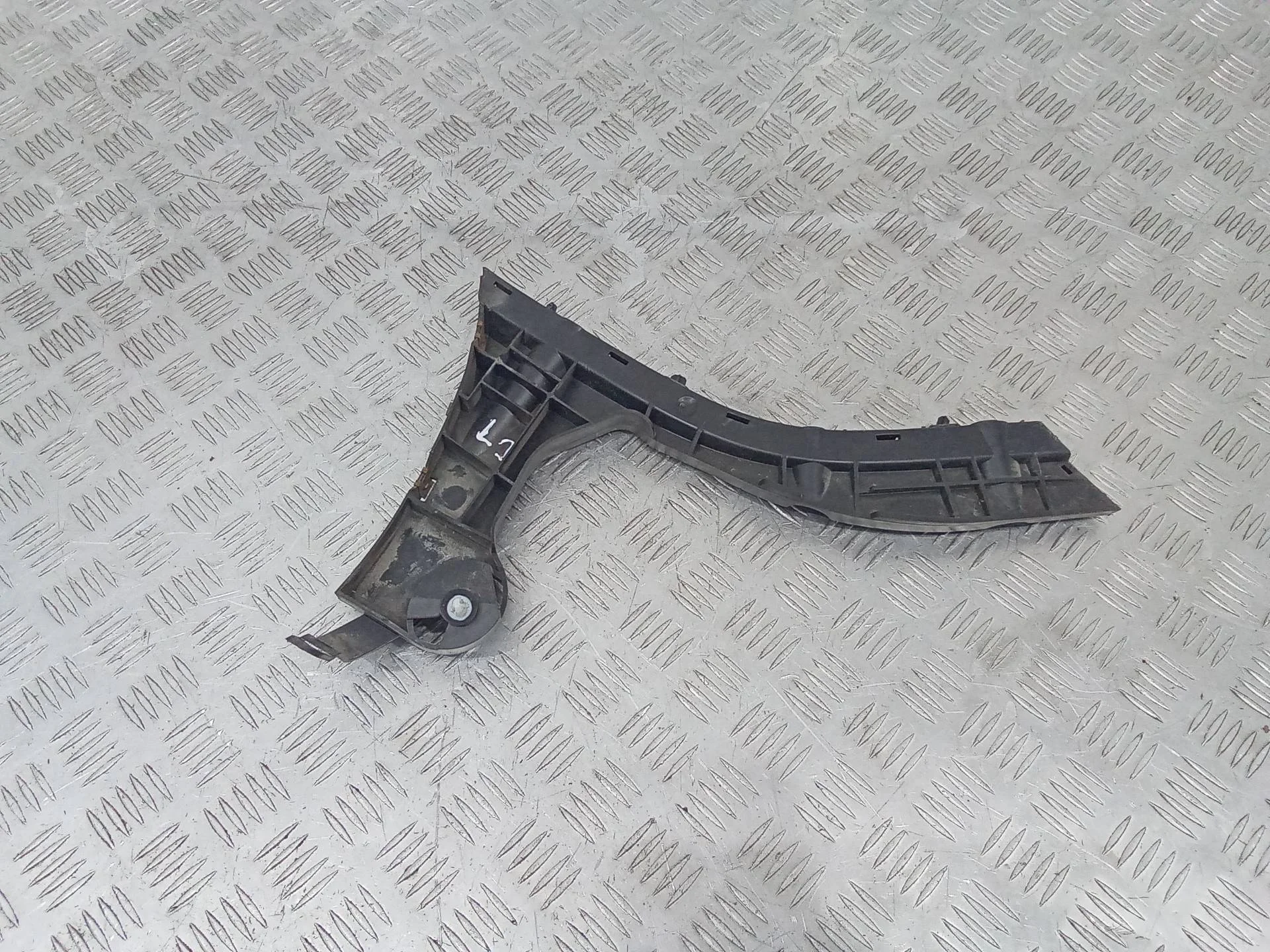 кронштейн крепления бампера заднего правый Volvo XC60  1 поколение 2011 30764698