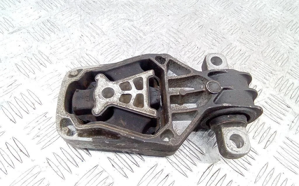 подушка крепления двигателя Mercedes-Benz A  W176 2013 A2462401209