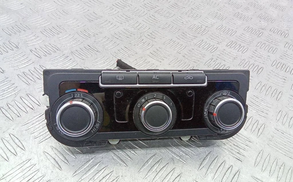 блок управления печки/климат-контроля Volkswagen Golf  6 поколение 2010 3C8907336AB