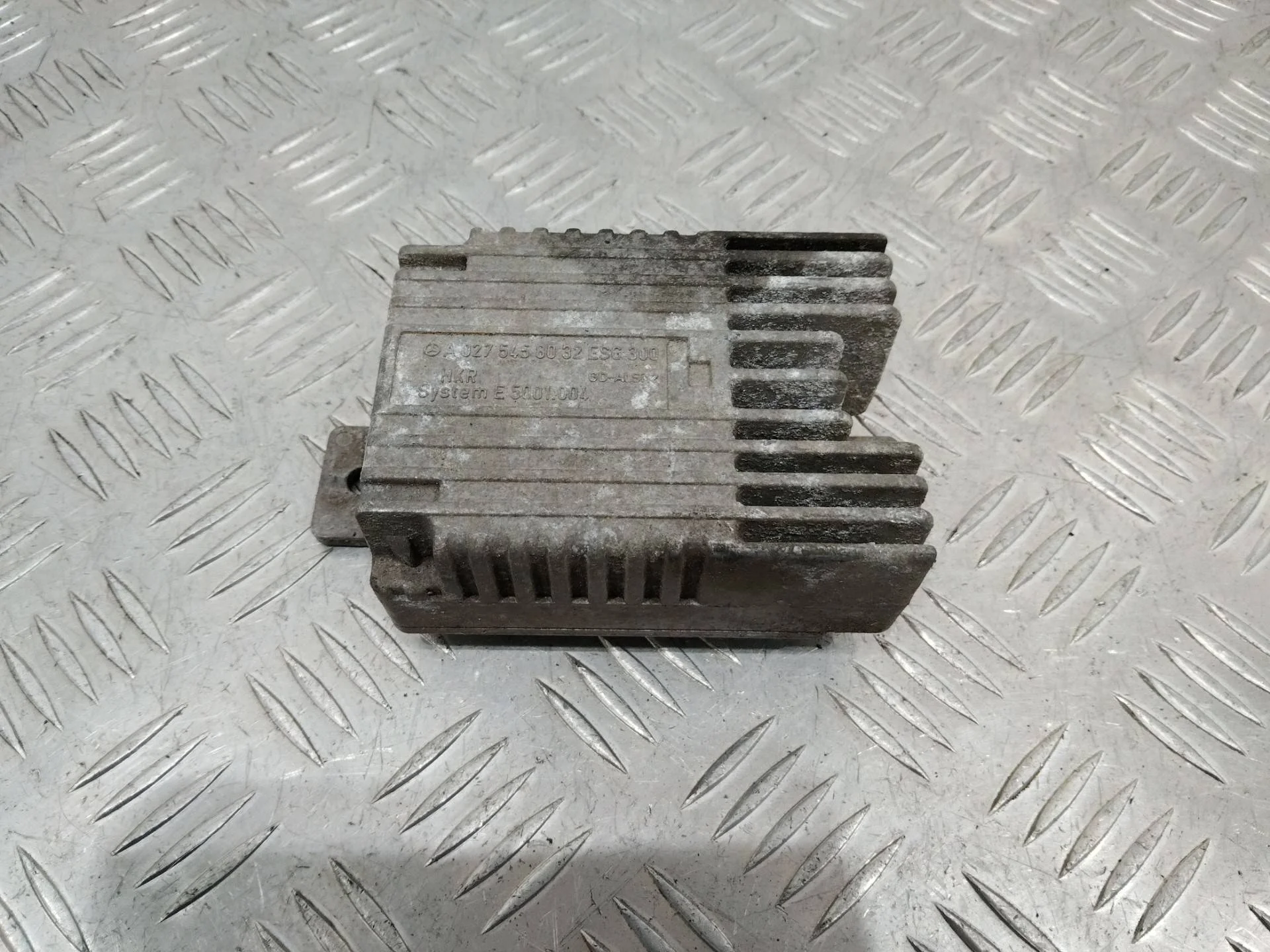 блок управления вентилятором радиатора Mercedes-Benz A  W168 2001 A0275458032