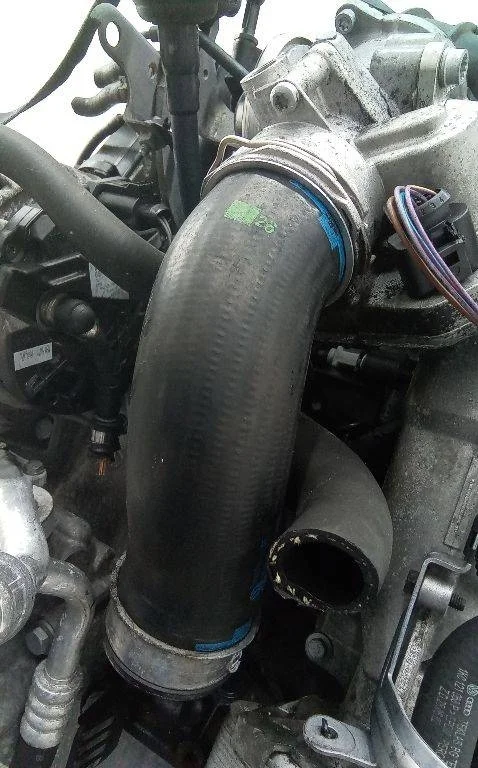 патрубок интеркулера Volkswagen Golf  5 поколение 2007 1K0145838