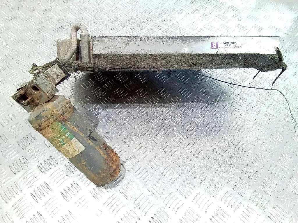 испаритель кондиционера Scania 4-Series 1999 1323821