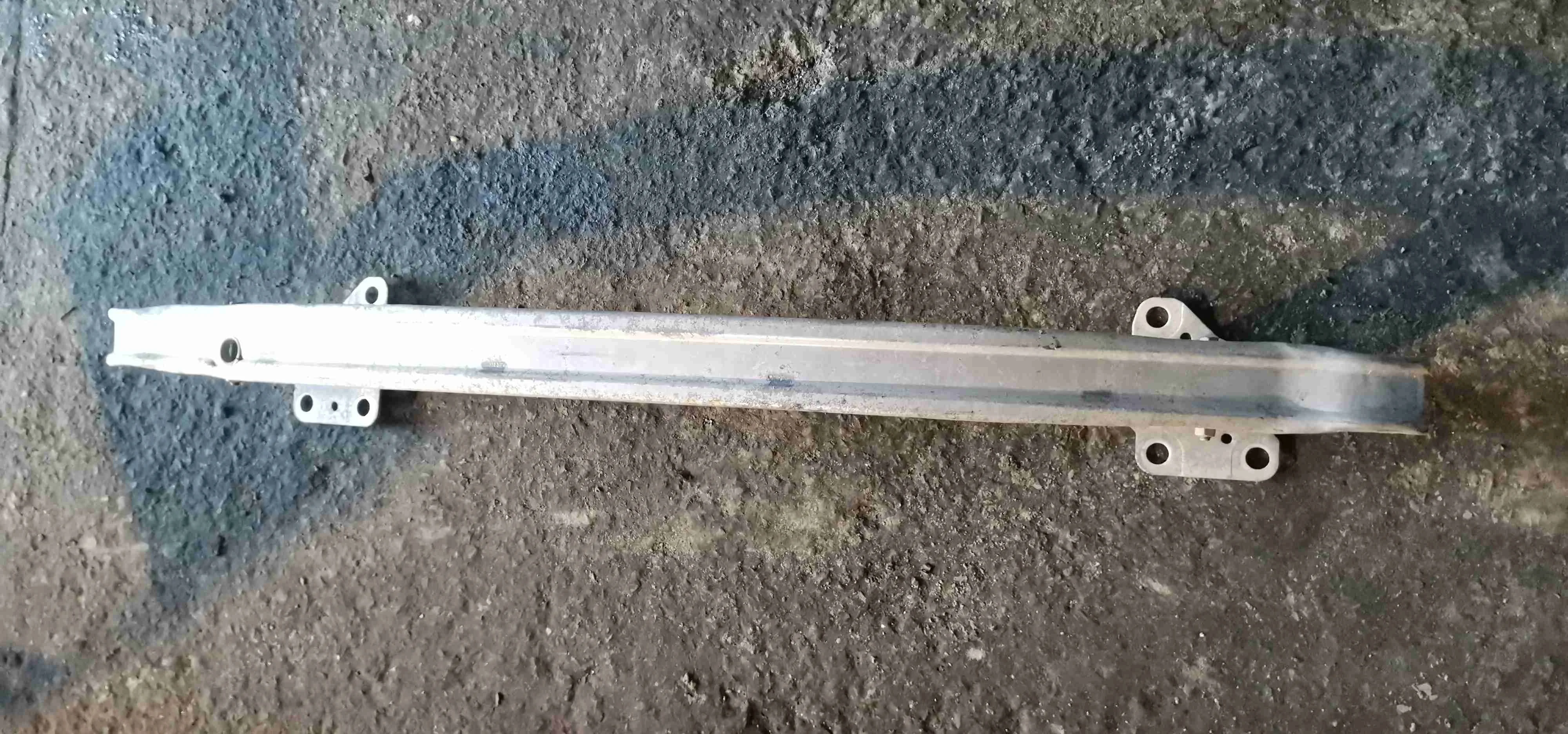 Усилитель бампера переднего Renault Megan Scenic 2(2002-2009) 2004 8200011107