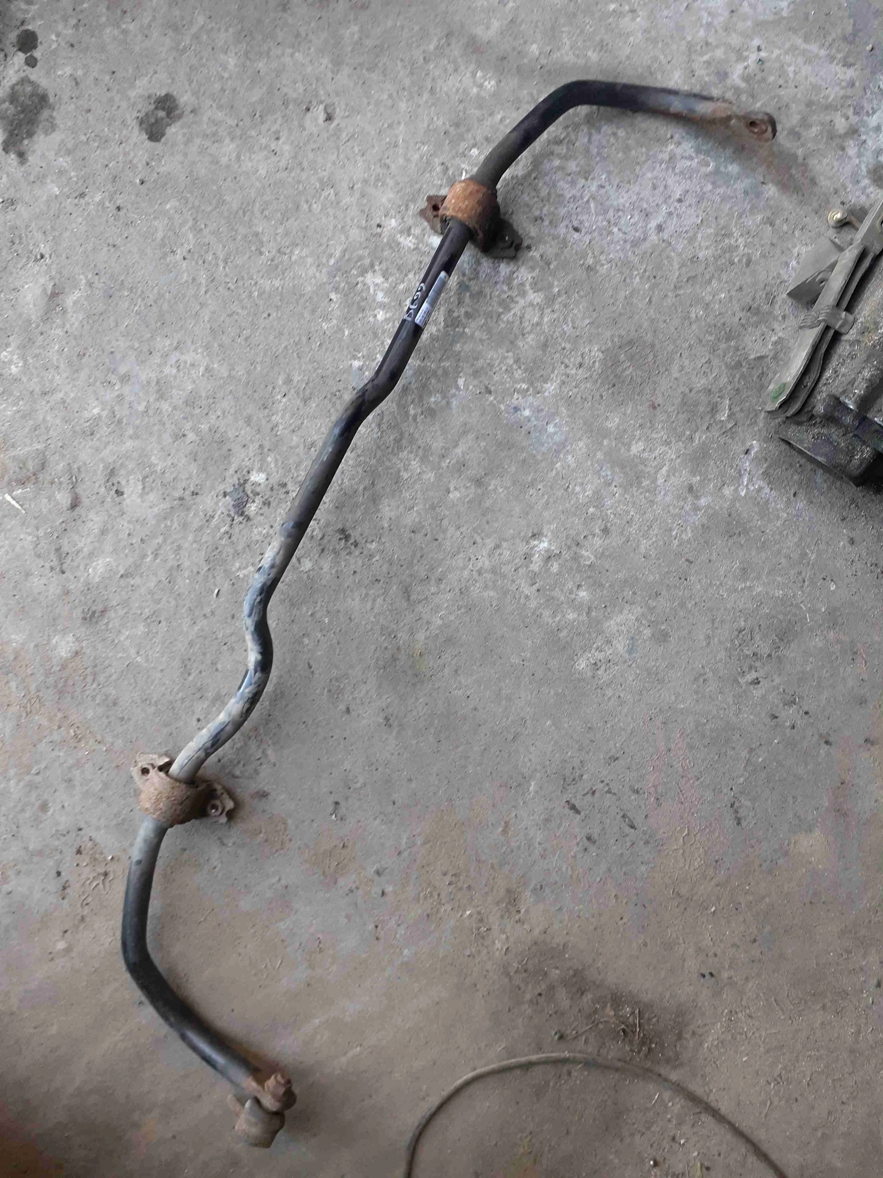 Стабилизатор подвески (поперечной устойчивости) Volkswagen Passat B6(2005-2010) 2008 3C0411303Q