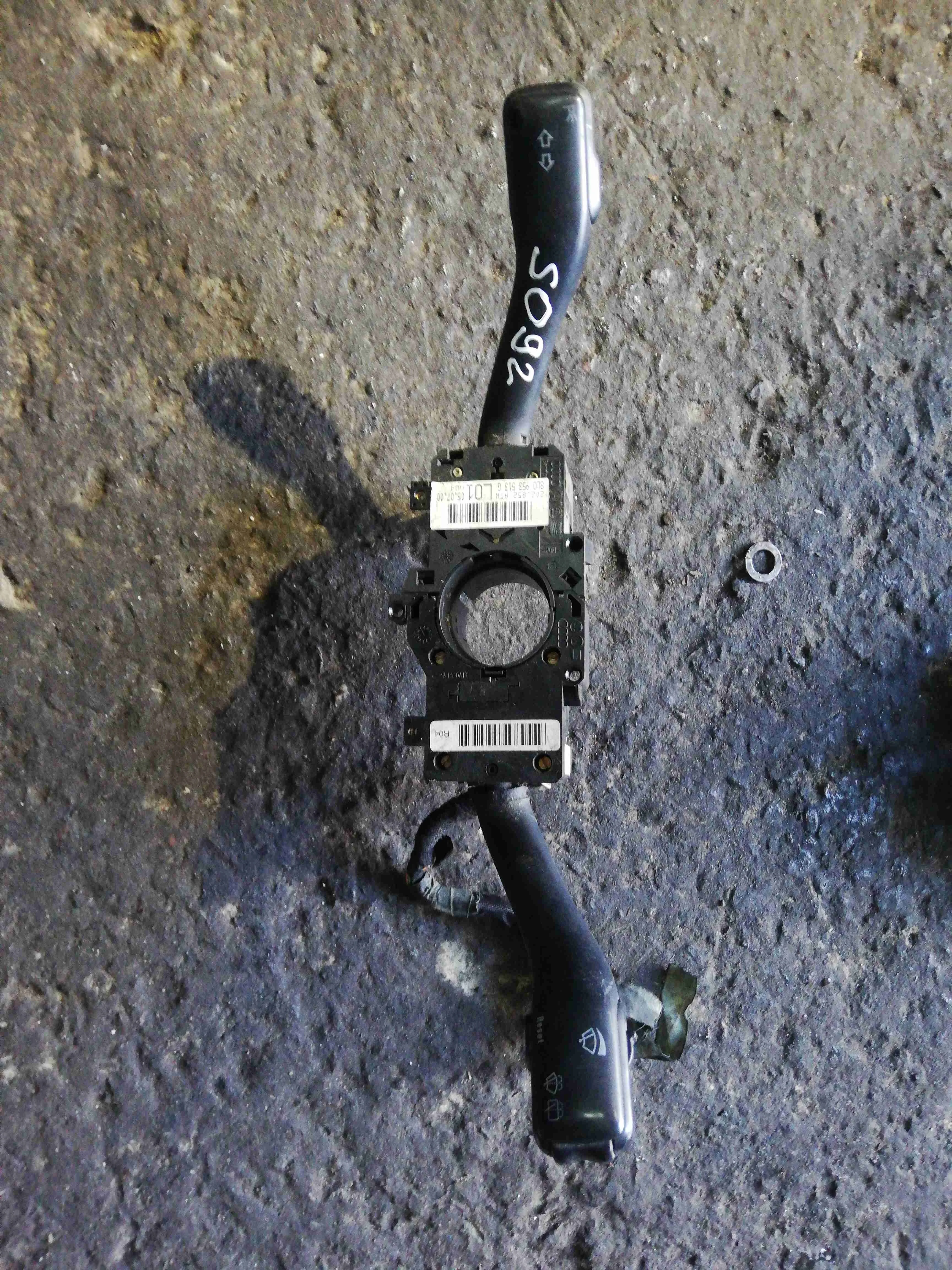 Переключатель подрулевой (стрекоза) Skoda Octavia A4(1997-2004) 2002 4b0953503h