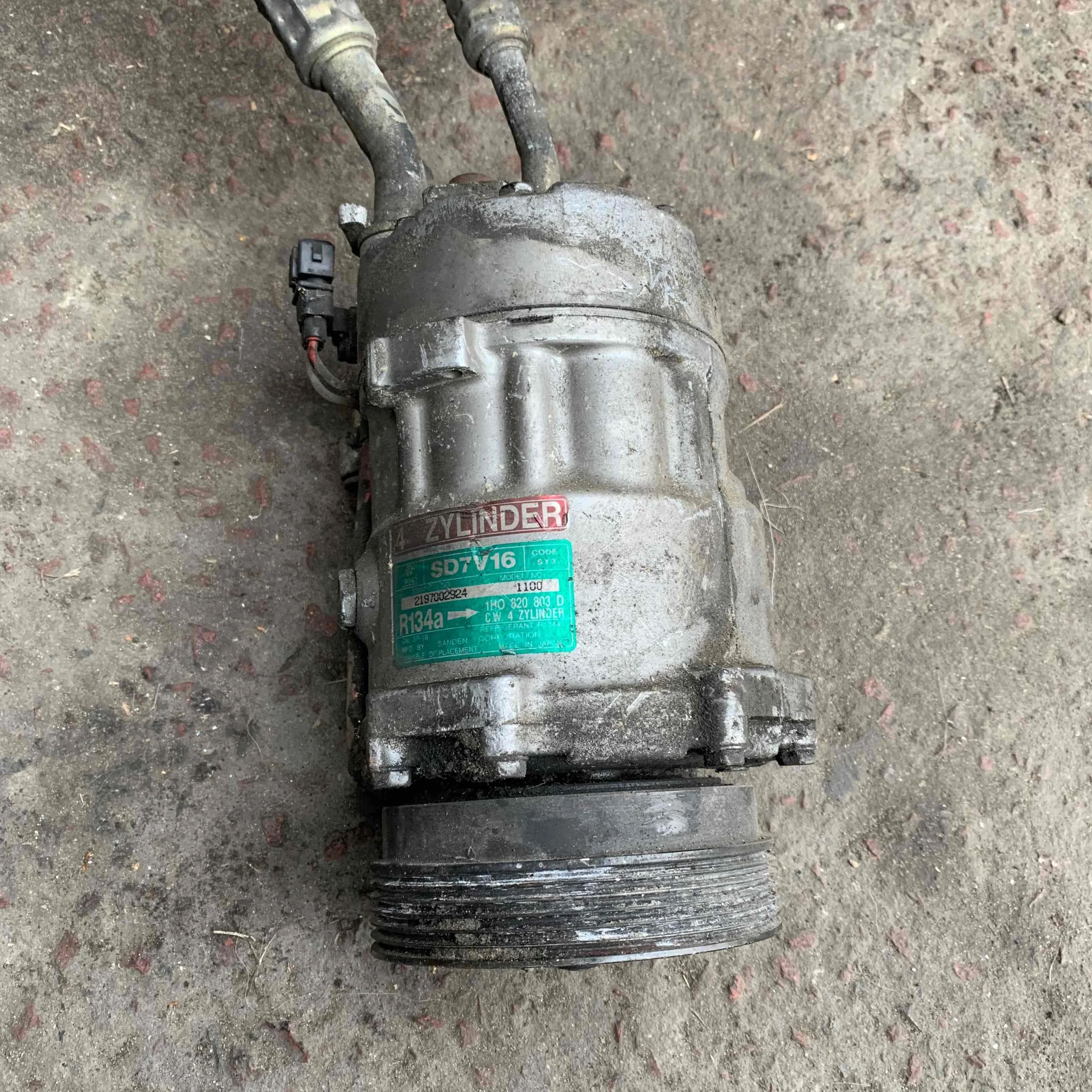 Компрессор кондиционера Volkswagen Golf 3(1991-1997) 1995 1h0820803d