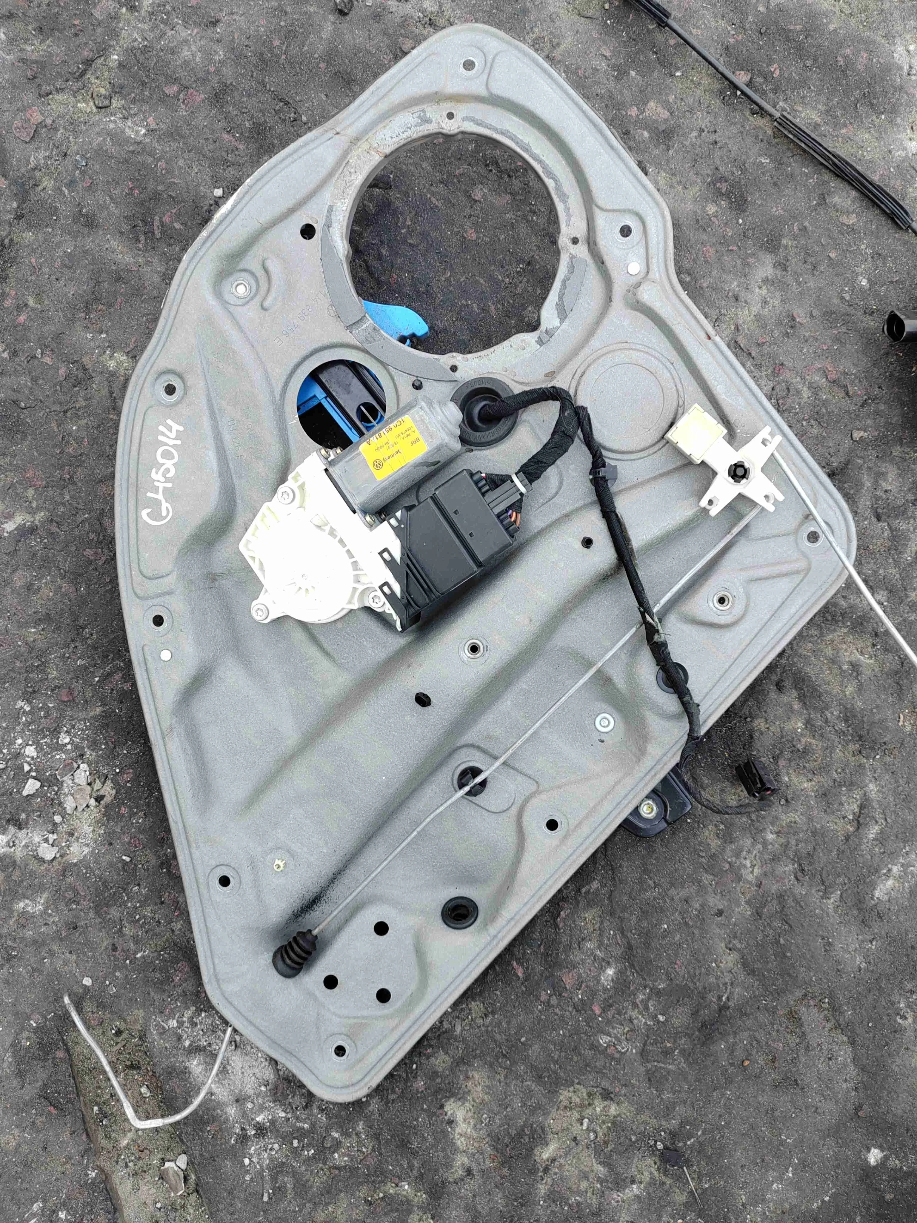 Стеклоподъемник электрический Volkswagen Golf 4(1997-2004) 1999 1J4839756E