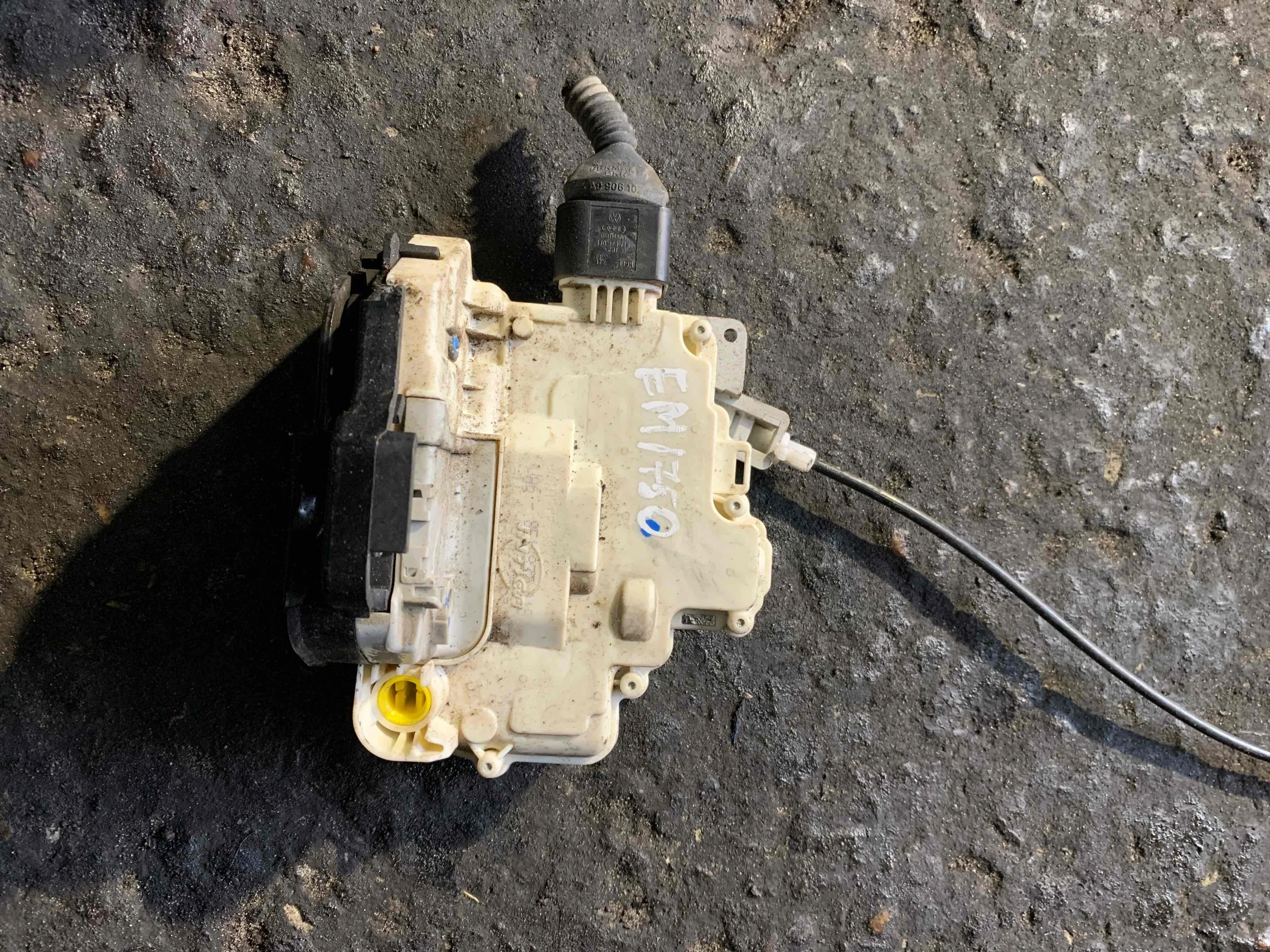 Замок двери передней правой Volkswagen Passat B5(1997-2005) 1998 1j0973715