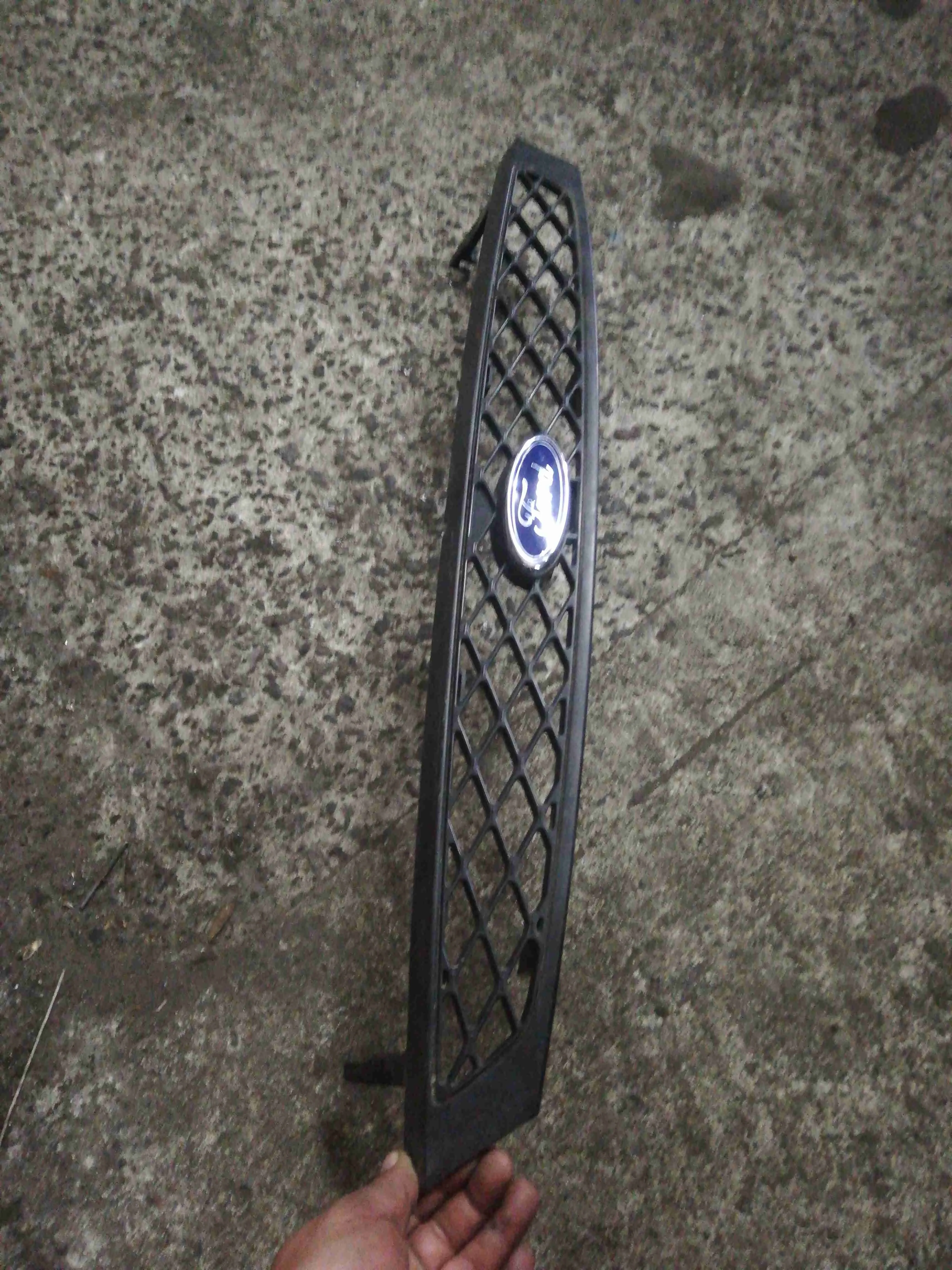 Решетка радиатора Ford Focus 1(1998-2005) 2000 2m518200agw