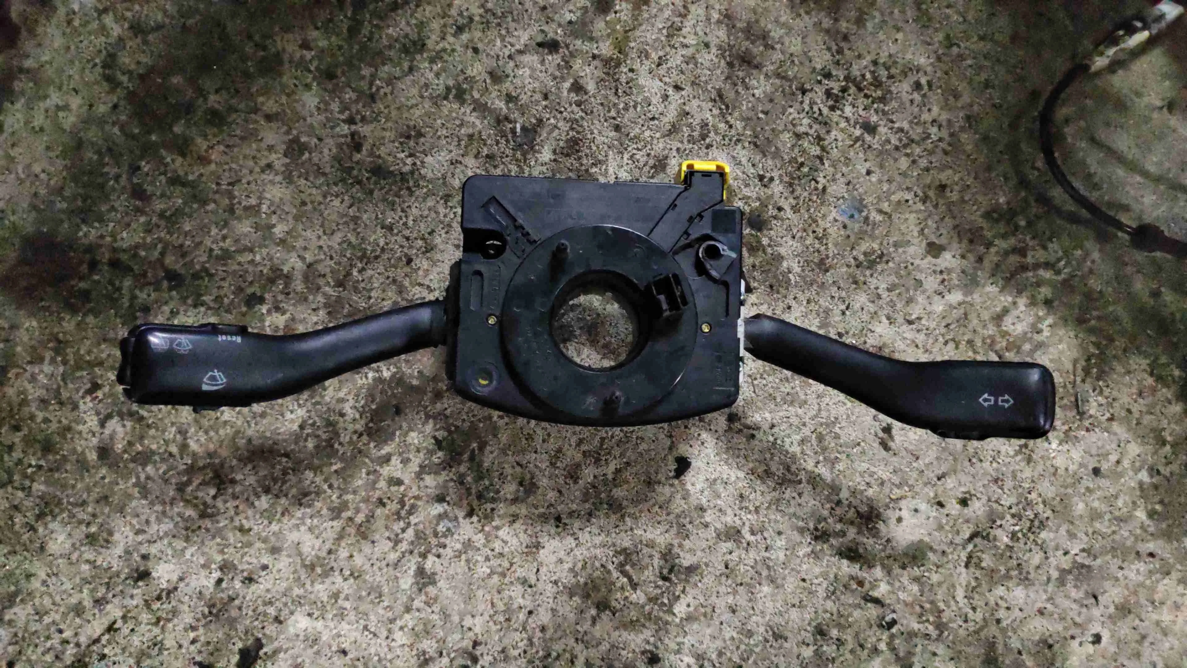 Переключатель подрулевой (стрекоза) Audi A6 C5(1997-2004) 2001 4B0953503H