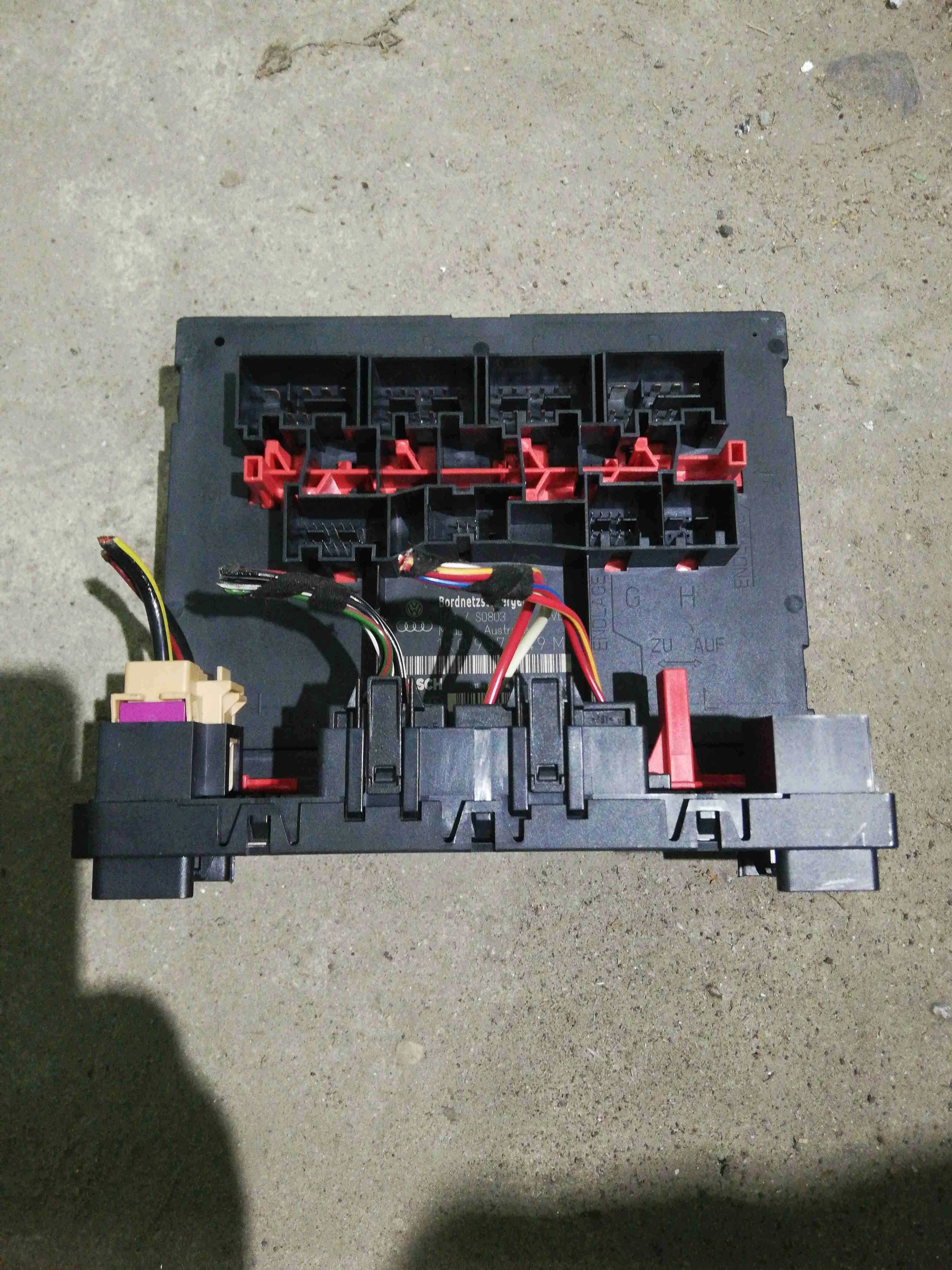 Блок управления бортовой сетью Volkswagen Golf 5(2004-2009) 2006 1k0937049m